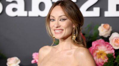 Olivia Wilde - saint Laurent - Stella Maccartney - Giuseppe Zanotti - Olivia Wilde Made The Case for a Tube Top Revival in a Strapless Two-Piece Look - glamour.com - Beyond