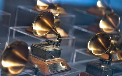 Harry Styles - Brandi Carlile - Kendrick Lamar - Mary J.Blige - Omar Apollo - Grammy Nominations: Beyoncé Leads Field & Ties For Most-Nommed Artist Ever – Full List - deadline.com - county Lamar