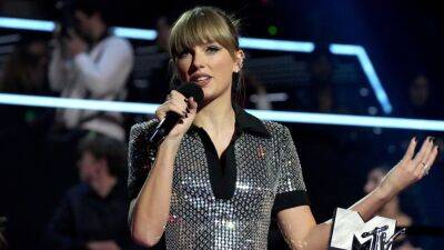Taylor Swift - Taylor Swift Fans Promise Revolt After Ticketmaster Cancels The Eras Tour's Public Sale - glamour.com
