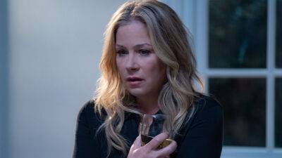 Christina Applegate Felt “An Obligation” To Finish Filming ‘Dead To Me’ Amid MS Diagnosis: “We’re Going To Do It On My Terms” - deadline.com - New York - Netflix