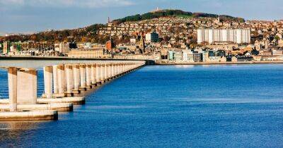Tay Bridge locked down after lorry overturns amid Met Office wind warning - www.dailyrecord.co.uk - Scotland - Beyond