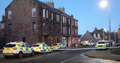 Martin Lewis - Armed police seal off street in Scots town as officers deal with ongoing incident - dailyrecord.co.uk - Scotland - Russia - Beyond