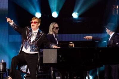 Billie Jean - Dodgers Donate A Million Dollars To The Elton John AIDS Foundation, Singer Mentions His Deep L.A. Connection In Penultimate Show - deadline.com - Los Angeles - Los Angeles - USA