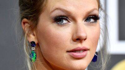 Taylor Swift Returned to Her Country Star Roots With Her AMAs Hairstyle—See Pics - glamour.com - Nashville