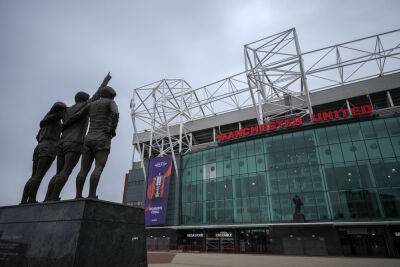 Apple Considering Takeover Bid Of Manchester United — Reports - deadline.com - Britain - New York - USA - Manchester - Portugal