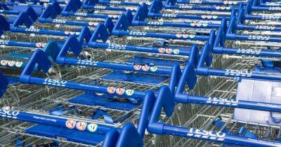 Woman shares trick to unlock supermarket trolleys without a £1 coin - www.dailyrecord.co.uk - Scotland - Beyond