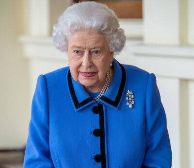 Elizabeth Ii Queenelizabeth (Ii) - Queen Elizabeth II Was Secretly Battling Bone Marrow Cancer Before Her Death, New Book Claims - perezhilton.com - Scotland - Netflix
