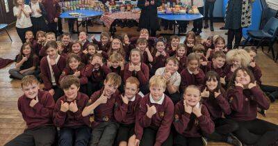 Hardgate Primary pupils make donation to Castle Douglas' Stepping Stones foodbank - www.dailyrecord.co.uk