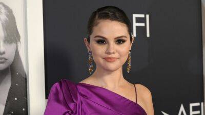 Selena Gomez Threw Her Own ‘Wedding’ and Cara Delevingne Brought Strippers - www.glamour.com - Malibu