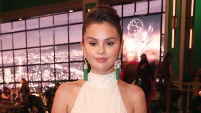 Selena Gomez Addressed Her Wardrobe Malfunction at the 2022 Emmys: ‘A Lot of People Saw Something’ - www.glamour.com