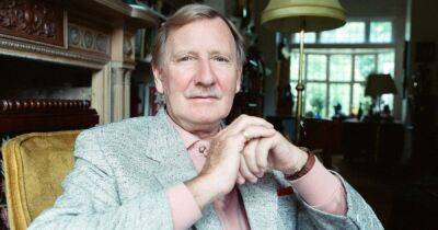 Leslie Phillips dead: Carry On star dies aged 98 - www.dailyrecord.co.uk