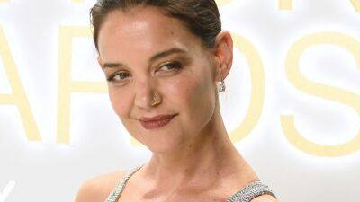 Katie Holmes - Katie Holmes Does a Modern Take on the Flapper Dress at the CFDA Awards - glamour.com - New York - USA - city Charleston