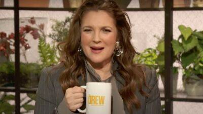 Drew Barrymore Explained Why She Doesn't Buy Her Daughters Christmas Gifts - www.glamour.com