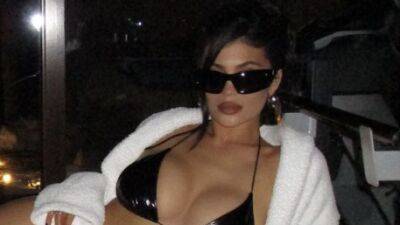 Kylie Jenner Recreated Kendall's Bikini-and-Boots Look—See Pics - www.glamour.com