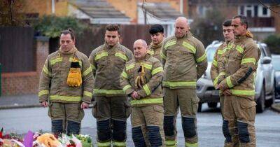 Six-year-old boy remains in hospital after lake fall as firefighters lay tributes to victims - www.dailyrecord.co.uk - Birmingham