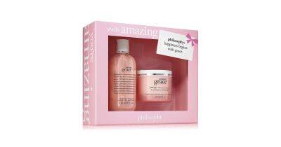 Ships Fast! This Blushing Body and Hair Care Set Is an ‘Amazing’ Holiday Gift - www.usmagazine.com - Santa