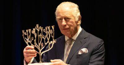 King Charles III and More Celebrities Celebrate Hanukkah 2022: See Holiday Photos - www.usmagazine.com - Britain - city Sandringham