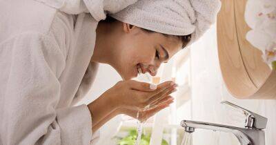 This Cleanser May Rehydrate Your Skin While Banishing Dirt and Makeup - www.usmagazine.com