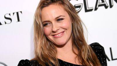 Alicia Silverstone Is the Latest Celeb to Go Nude for PETA—See Pics - www.glamour.com - Texas