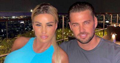 Katie Price's ex Carl Woods 'moves out' of mucky mansion following split - www.dailyrecord.co.uk