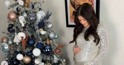 Coronation Street star Rebecca Ryan announces pregnancy in glam festive snap - www.dailyrecord.co.uk