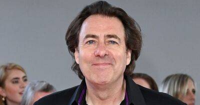 Jonathan Ross says daughter Betty is in a wheelchair as she battles long-term illness - www.dailyrecord.co.uk