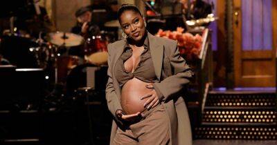 Keke Palmer Is Pregnant With 1st Child, Debuts Baby Bump on ‘Saturday Night Live’: ‘I Am So Excited’ - www.usmagazine.com - Jordan - Illinois