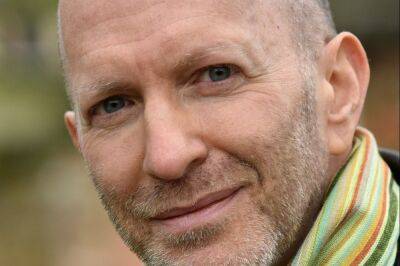 Simon Sebag Montefiore’s ‘The World: A Family History’ In Development As Doc Series With The History Channel - deadline.com - Netflix