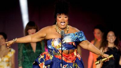 Lizzo Lives Up To People’s Champion Trophy At People’s Choice Awards 2022 Spotlighting Social Activists - deadline.com
