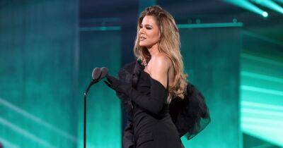 Khloe Kardashian Reveals ‘My Outfit Broke’ During People’s Choice Awards, Calls Her Hair a ‘Disaster’ - www.usmagazine.com - USA - California - city Santa Monica, state California