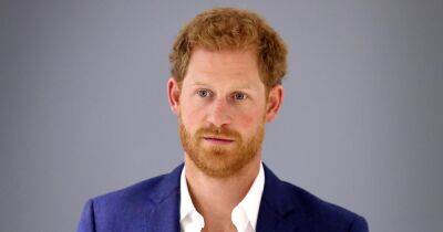 Prince Harry: Men in the Royal Family Feel ‘Temptation’ to Marry Someone Who ‘Fits the Mold’ - www.usmagazine.com - USA - Netflix