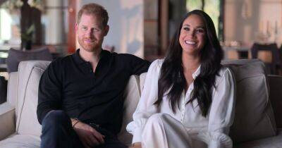 Prince Harry Reacts to Meghan Markle Being Asked to Pick Between Him and Brother Prince William From 2015 Footage - www.usmagazine.com - Netflix