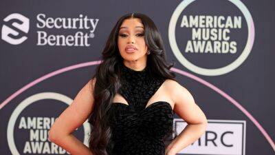 Cardi B Warns Her Fans Not to Jump Into Plastic Surgery Without Doing Research - glamour.com - Brazil