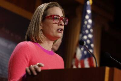 Kyrsten Sinema Leaves Democratic Party And Shifts Affiliation To Independent - deadline.com - Arizona - state Maine - state Vermont