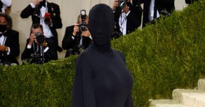 Kim Kardashian ‘Fought Against’ Her Iconic 2021 Met Gala Outfit: ‘Why Would I Want to Cover My Face?’ - www.usmagazine.com