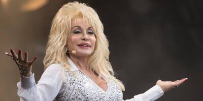 Dolly Parton Is Offering Free Tuition to Dollywood Employees Who Want to Pursue Higher Education - www.justjared.com