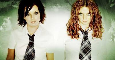 Official Charts Flashback 2003: t.A.T.u. – All The Things She Said - www.officialcharts.com - Britain - Russia