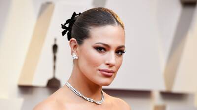 Ashley Graham Just Shared the First Photo of Her Newborn Twins - www.glamour.com
