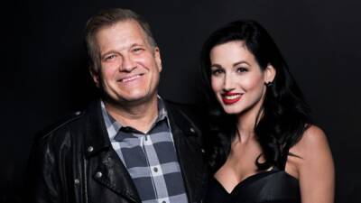 Drew Carey Opens Up About the Tragic Death of His Former Fiancée Amie Harwick - www.etonline.com - Hollywood
