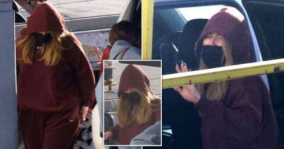 Adele opts for comfort as she lands in LA after whirlwind trip home for Brit Awards - www.msn.com - Britain - Los Angeles - California - Las Vegas