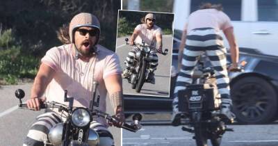 Jason Momoa breaks cover to enjoy motorbike ride following Lisa Bonet split - www.msn.com - Los Angeles - California