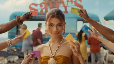 Zendaya's Super Bowl 2022 Commercial: Sally's Seashells for Squarespace - Watch Now! - www.justjared.com