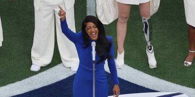 Mickey Guyton Delivers Amazing Rendition of National Anthem at Super Bowl 2022 - www.justjared.com - Los Angeles - city Inglewood