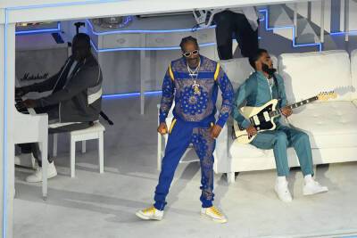 Kendrick Lamar - Mary J.Blige - Snoop Dogg - Super Bowl 2022 halftime show: stage wasn’t big enough for this family affair - nypost.com - Los Angeles - Los Angeles - California - Detroit - city Inglewood, state California