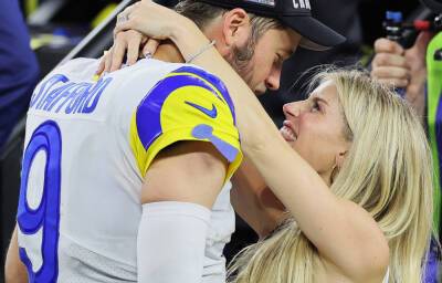 Matthew Stafford, Wife Kelly, & Their Four Kids Celebrate Super Bowl Win On the Field Together (Photos) - www.justjared.com - Los Angeles - Los Angeles - county Hall - Indiana