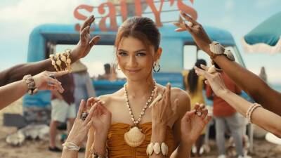 Edgar Wright & Zendaya Team Up For A New Super Bowl Ad About Sally Selling Her Seashells - theplaylist.net