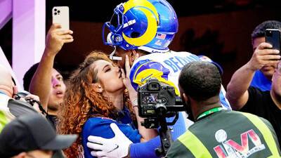 Odell Beckham Jr. Kisses Pregnant GF Lauren Wood On The Field After Winning Super Bowl - hollywoodlife.com - Los Angeles - Los Angeles