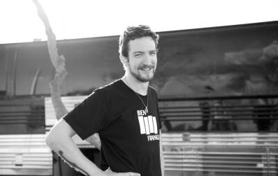 Frank Turner looks set to achieve his first Number One album this week - www.nme.com - Britain
