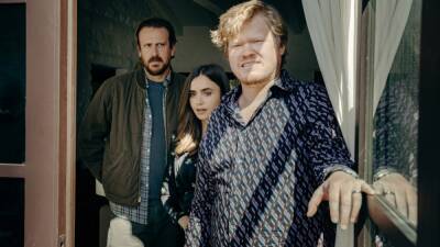 Jason Segel Kidnaps Jesse Plemons and Lily Collins in Trailer for Netflix Hitchcockian Thriller ‘Windfall’ (Video) - thewrap.com - county Collin