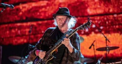 Neil Young's music is back on Spotify… kind of - www.wonderwall.com